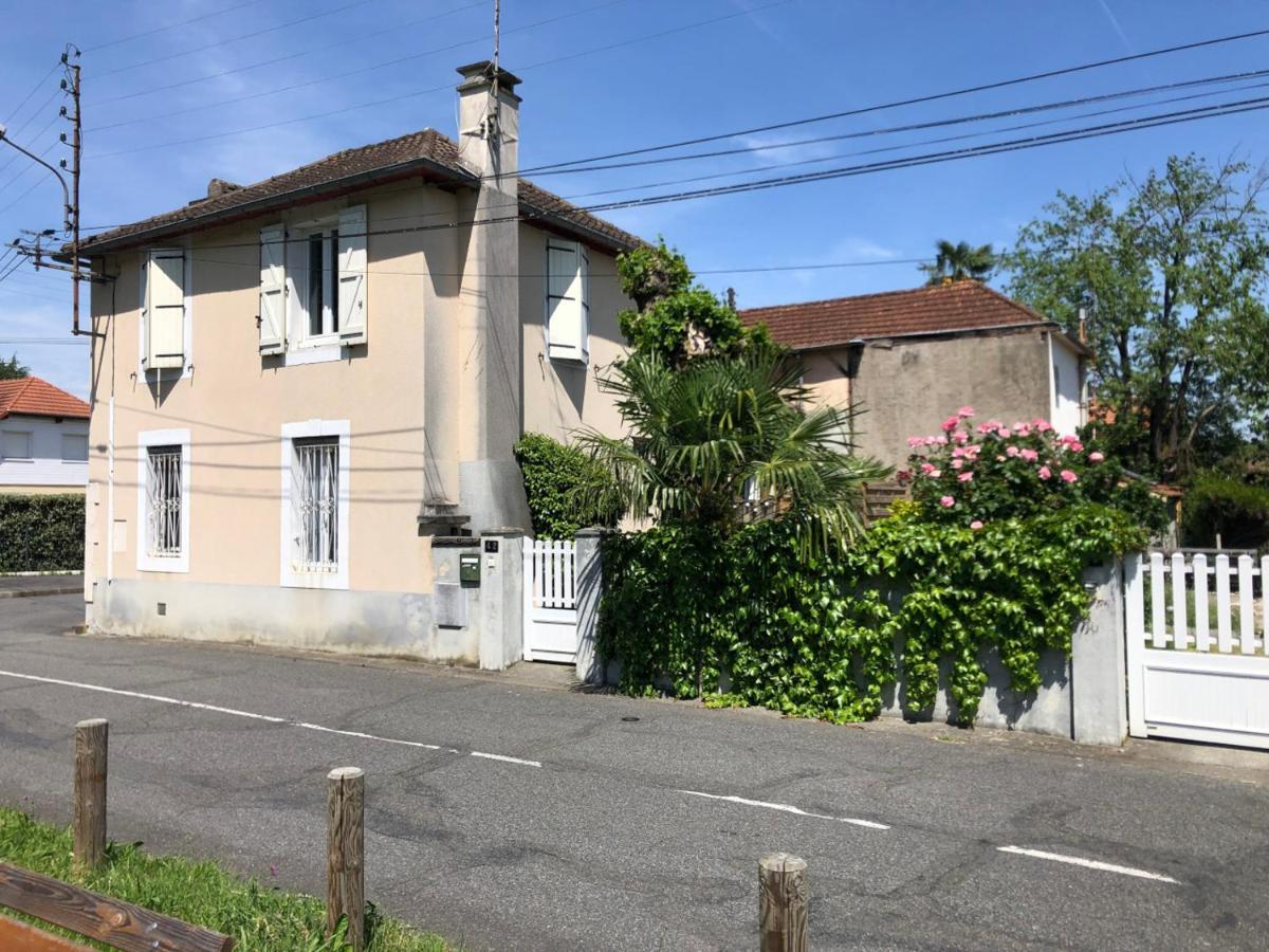 Petite Maison Avec Terrasse Jurancon Экстерьер фото