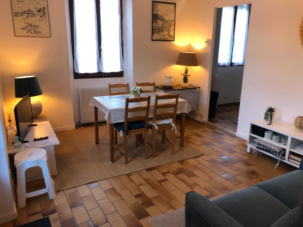Petite Maison Avec Terrasse Jurancon Экстерьер фото